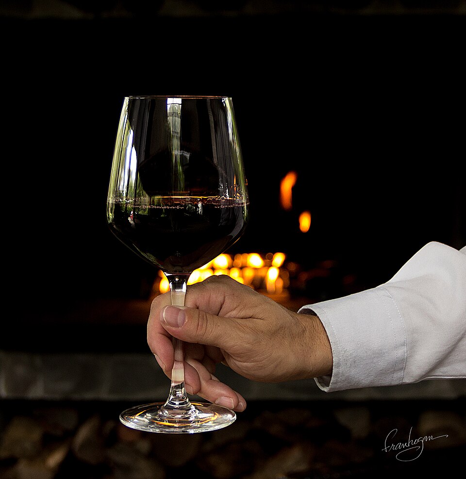 [VINO_TINTO] Glass of Red Wine